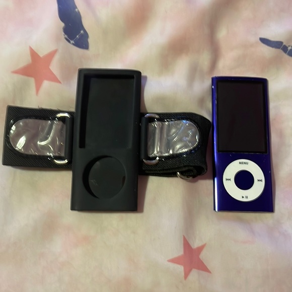 Apple iPod blueish purple one side working - Picture 2 of 5